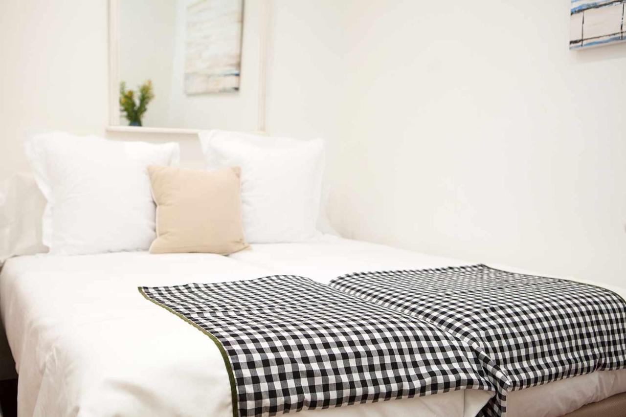 Charming Apartment With Pool And Garage セビリア エクステリア 写真