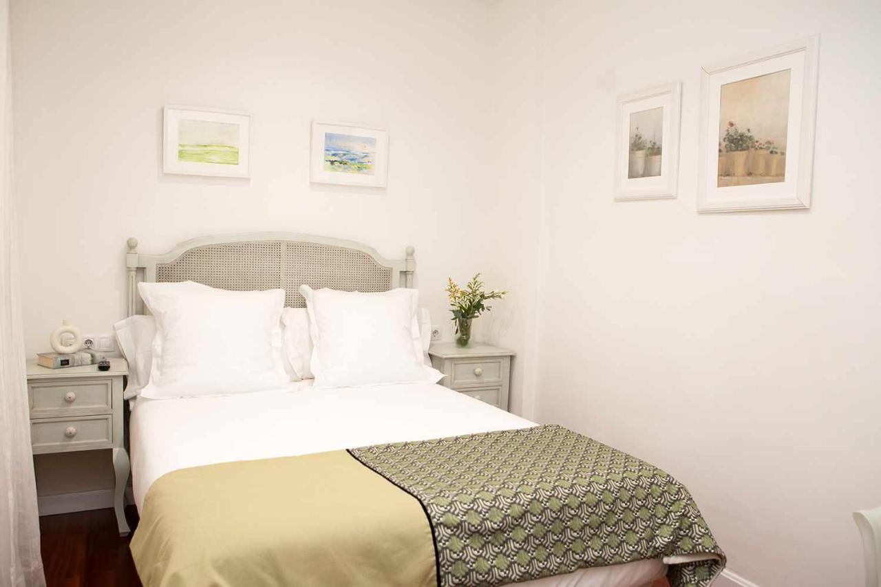 Charming Apartment With Pool And Garage セビリア エクステリア 写真