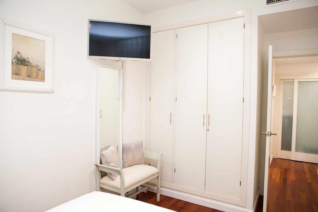 Charming Apartment With Pool And Garage セビリア エクステリア 写真