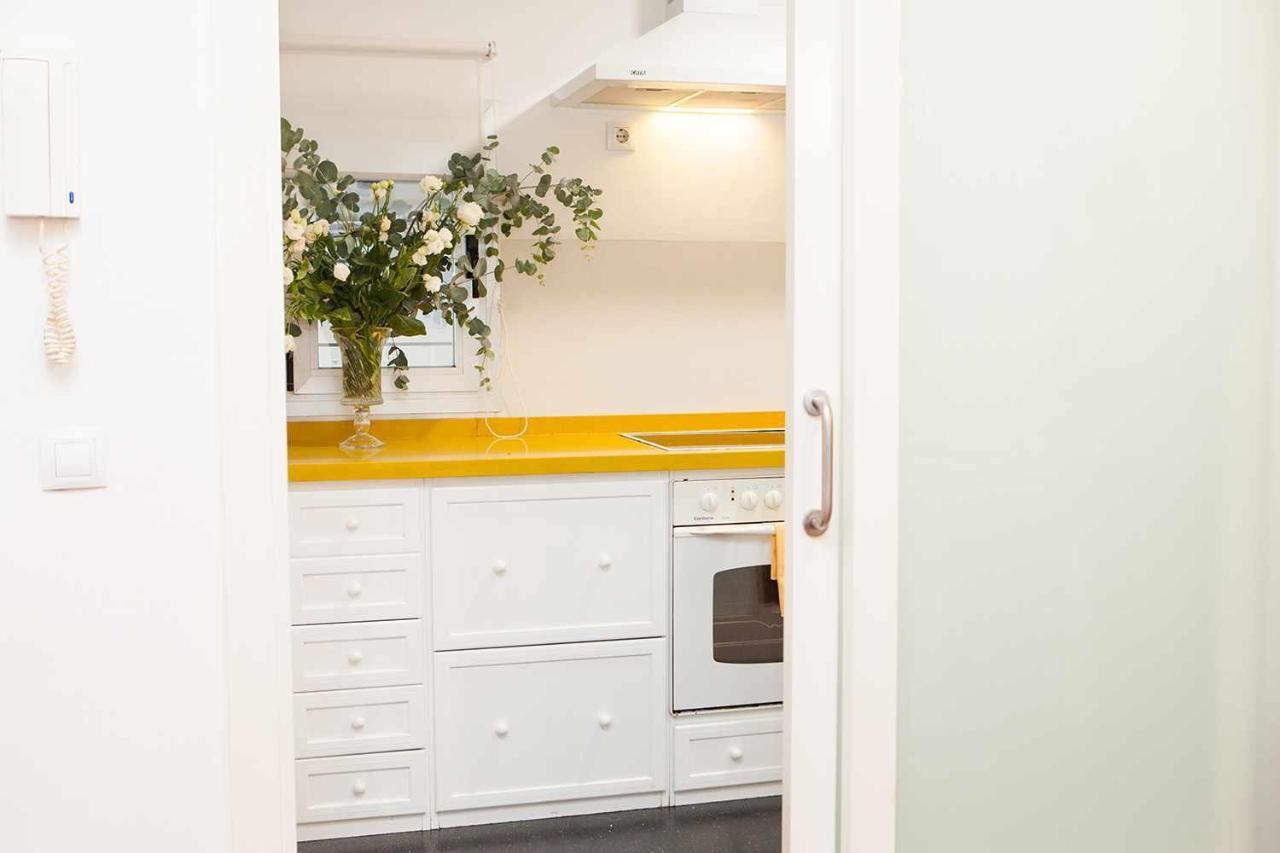 Charming Apartment With Pool And Garage セビリア エクステリア 写真