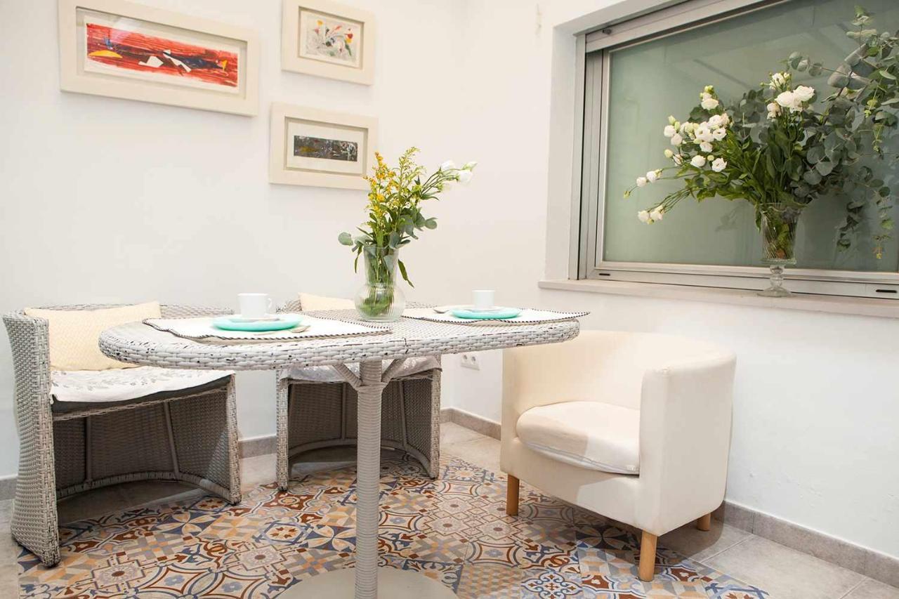 Charming Apartment With Pool And Garage セビリア エクステリア 写真