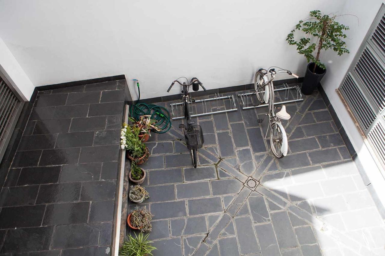 Charming Apartment With Pool And Garage セビリア エクステリア 写真